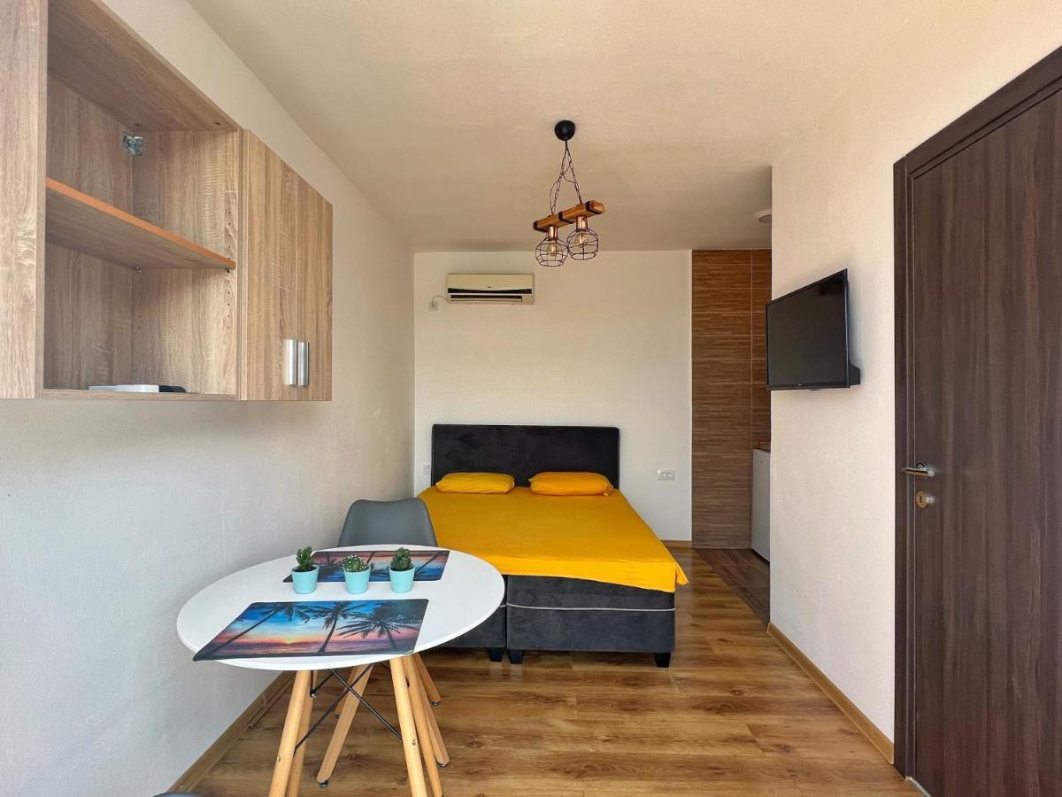Jg Studio Apartment Vranjina Екстер'єр фото