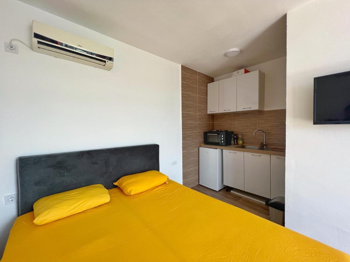 Jg Studio Apartment Vranjina Екстер'єр фото