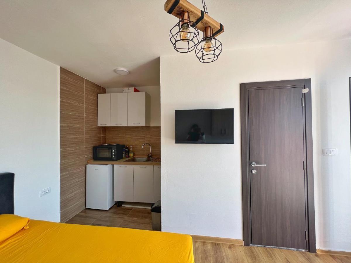 Jg Studio Apartment Vranjina Екстер'єр фото